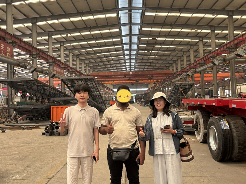 Luyi Factory joyfully welcomes Tanzanian customers, deepening China-Africa equipment cooperation and exchanges