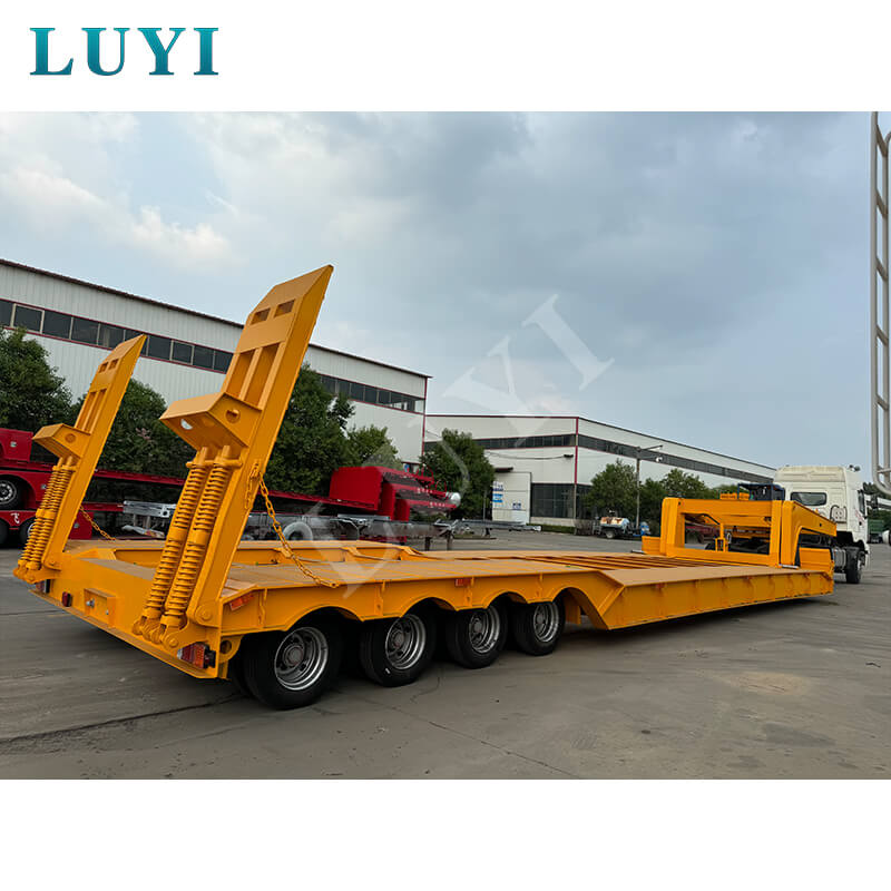 Adapting to Middle East working conditions! Four-axle gooseneck low-bed semi-trailers shipped from China to the UAE