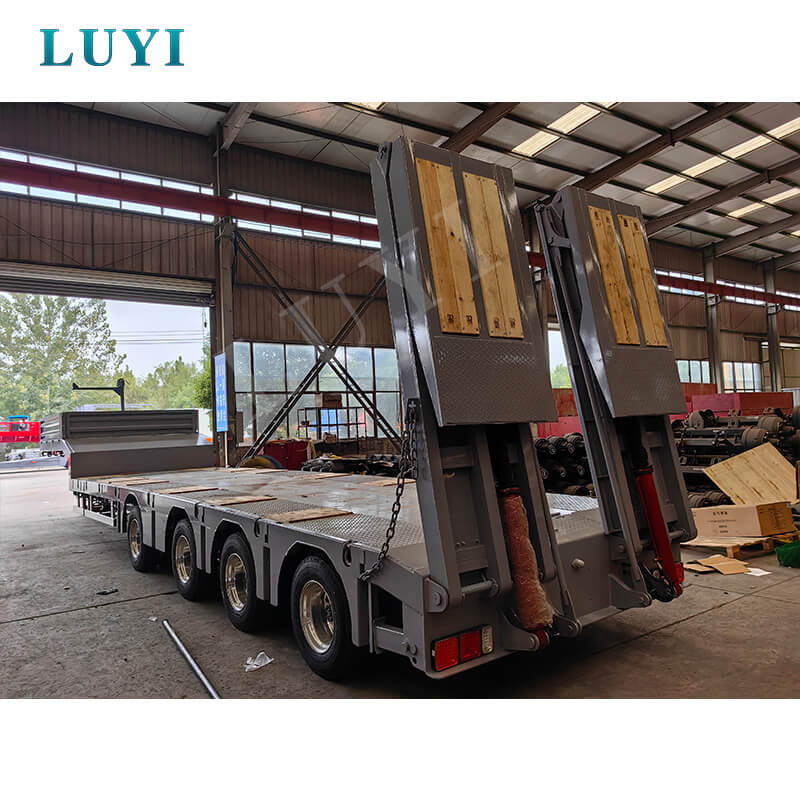 From Shandong to Central Asia! Louis 4-axle low-bed semi-trailer shipped to Uzbekistan