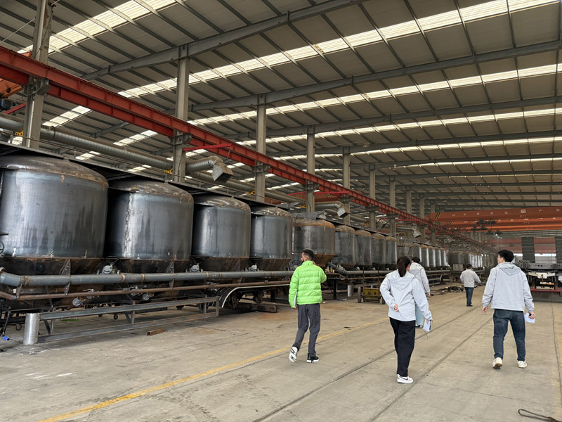 Ethiopian delegation inspects 30,000-liter oil tank semi-trailers and negotiates cooperation details