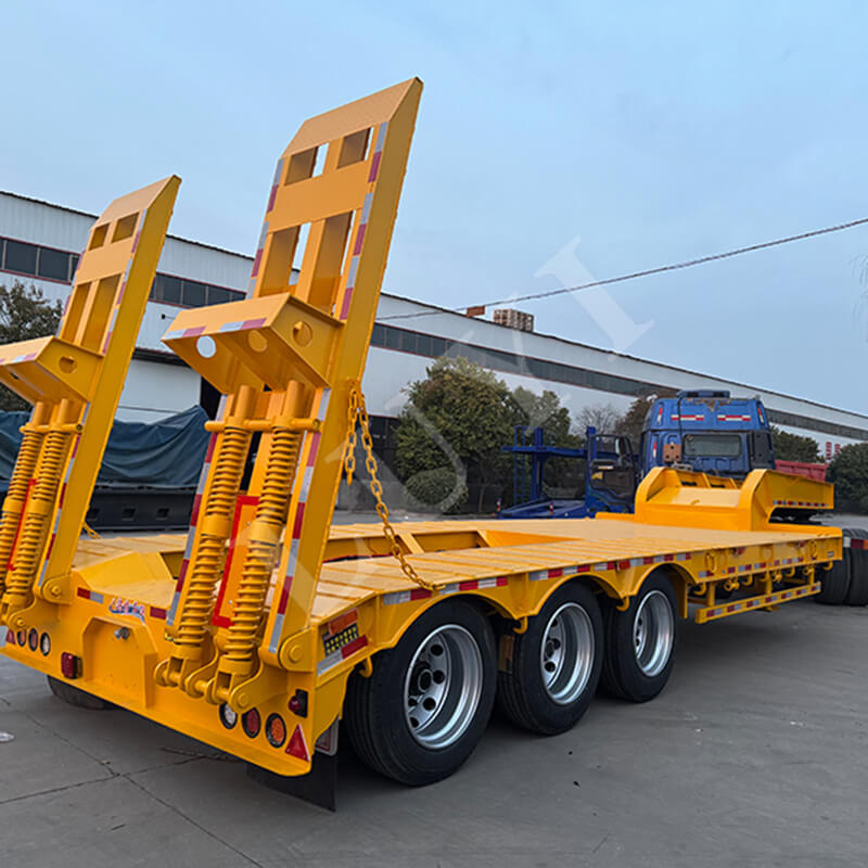 Burkina Faso's heavy transport gets new strength! 3-axle 60-ton low-bed semi-trailer shipped smoothly