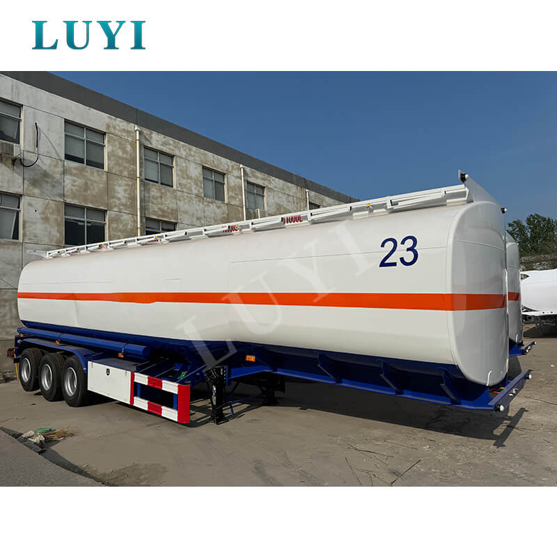 LUYI 4-axle 5-compartment oil tank semi-trailer shipped to Mauritania