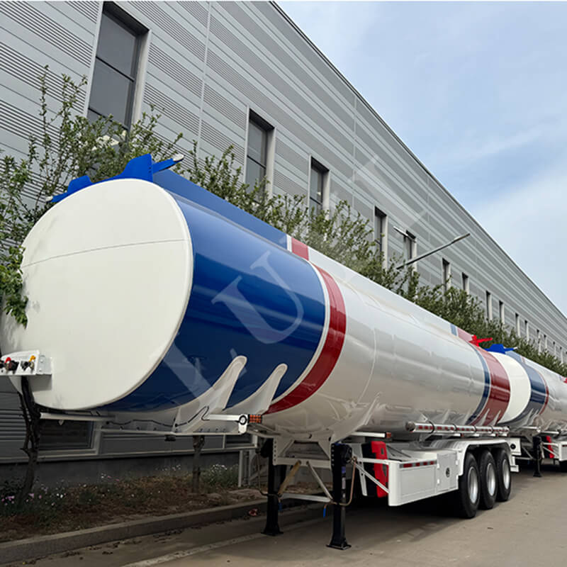 LUYI 3-axle oil tank semi-trailer shipped to Uganda
