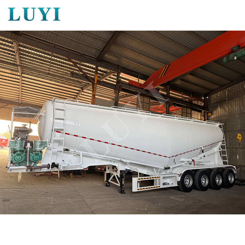 4-Axle powder tank semi-trailers are shipped in batches to help Morocco's infrastructure transportation