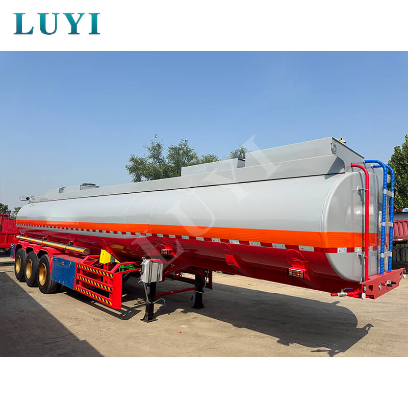 LUYI's custom-made 35,000-liter oil tank semi-trailer shipped to Guinea, precisely meeting the urgent demand for energy transportation