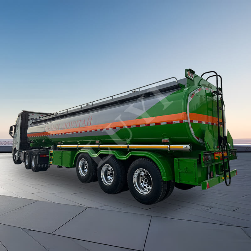 40 Cubic Meters 45 Cubic Meters 3-Axle Oil Tank Trailer