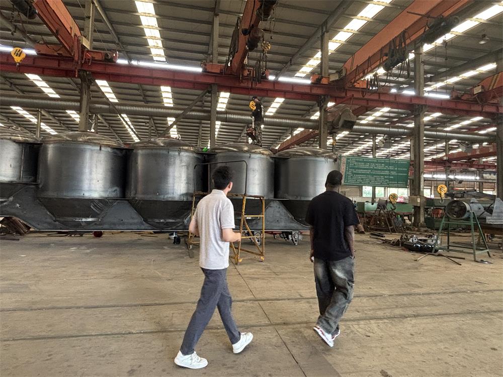 How a Zimbabwean Logistics Customer Chose Luyi Auto’s Custom Sidewall Trailers for Cross-Border Agricultural and Bulk Cargo Transport