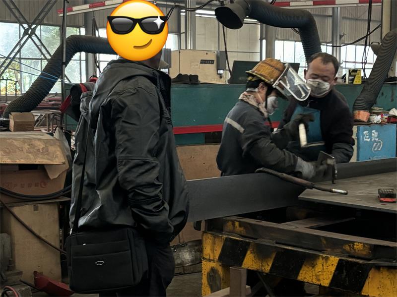 How LUYI Helped a Comoros Logistics Client Improve Cargo Flexibility with 3 Tri-Axle Side Wall Semi-Trailers