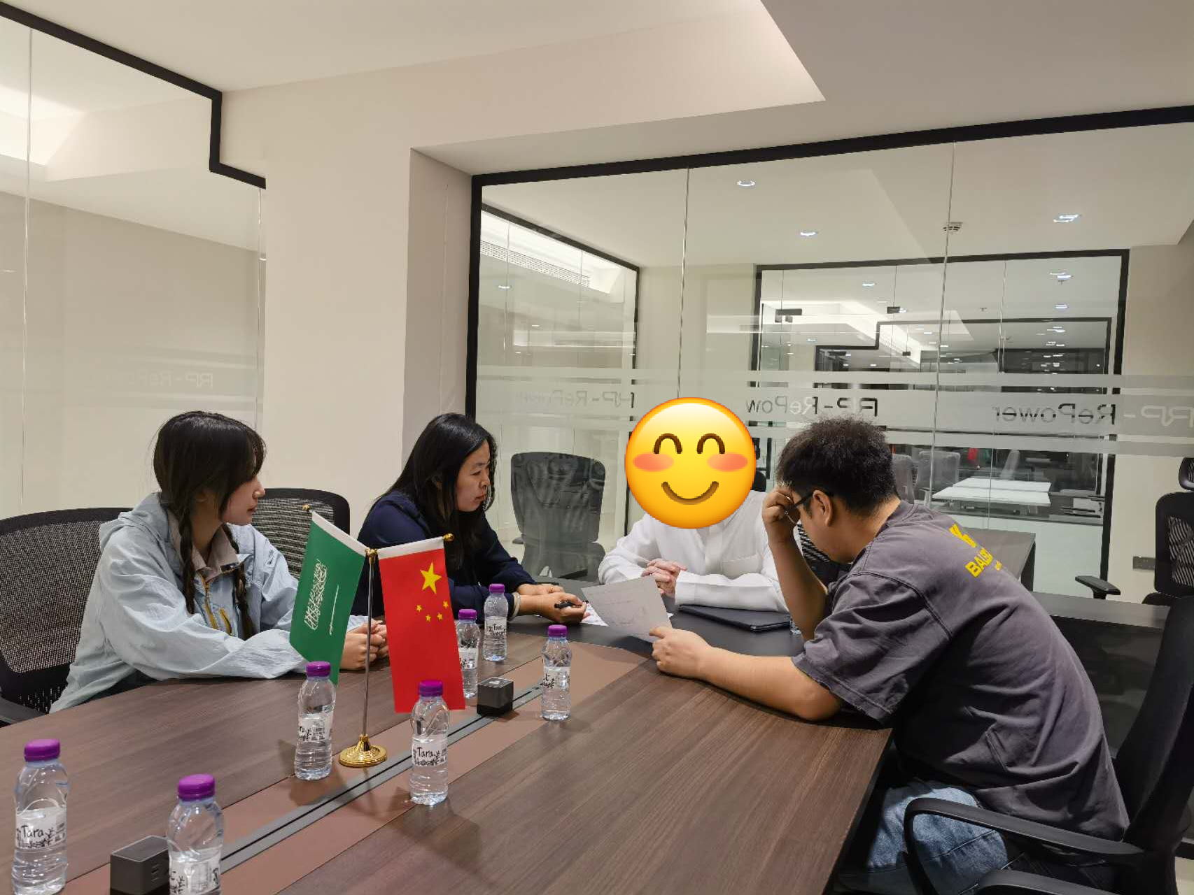 Successful Cooperation: Saudi Logistics Company Orders 2 Tri-Axle Bulk Tank Trailers from Luyi Auto